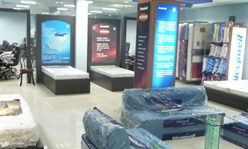 Retail outlet